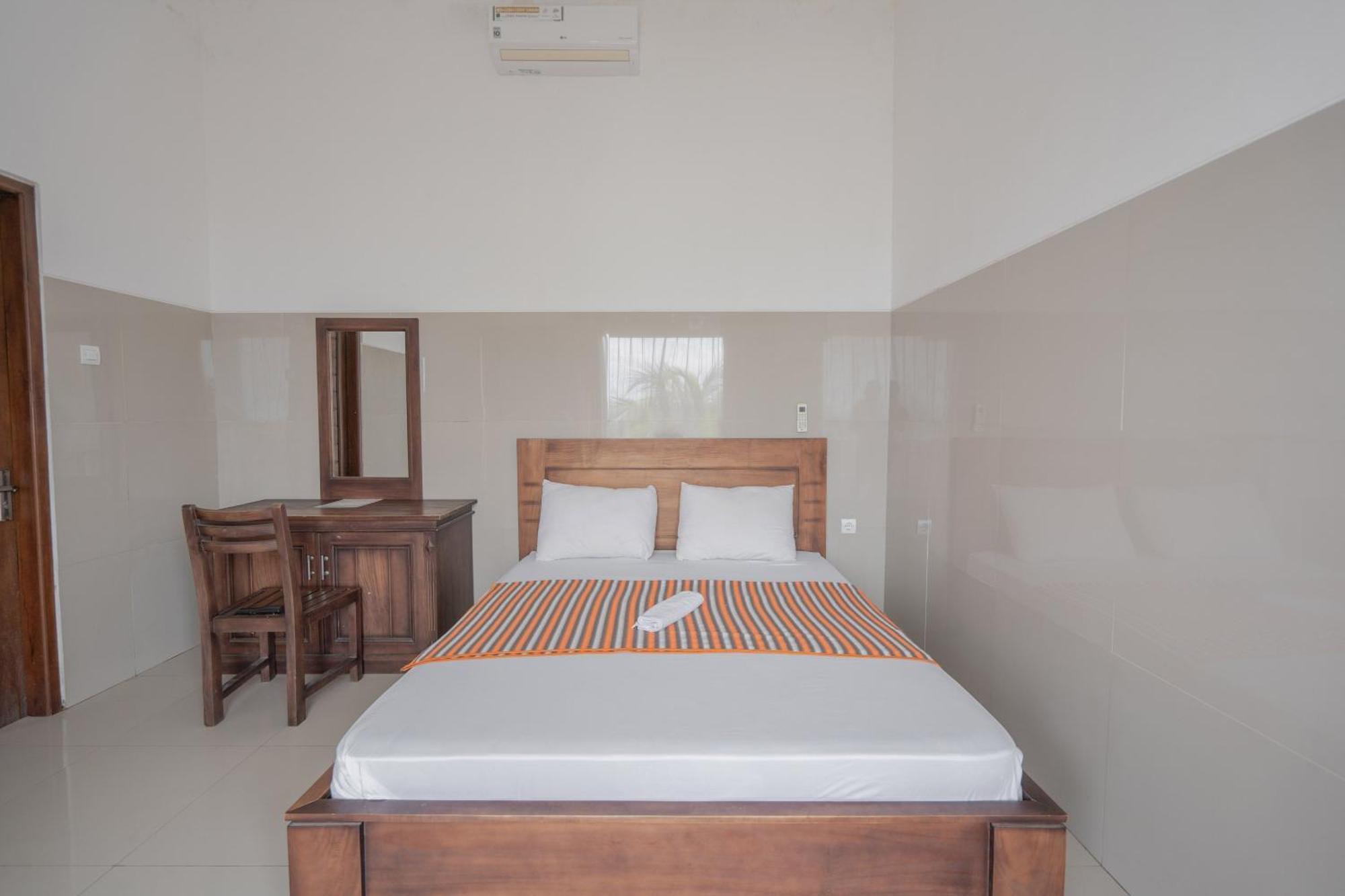 Rommeo Inn Lovina Mitra Reddoorz Temukus Exterior photo