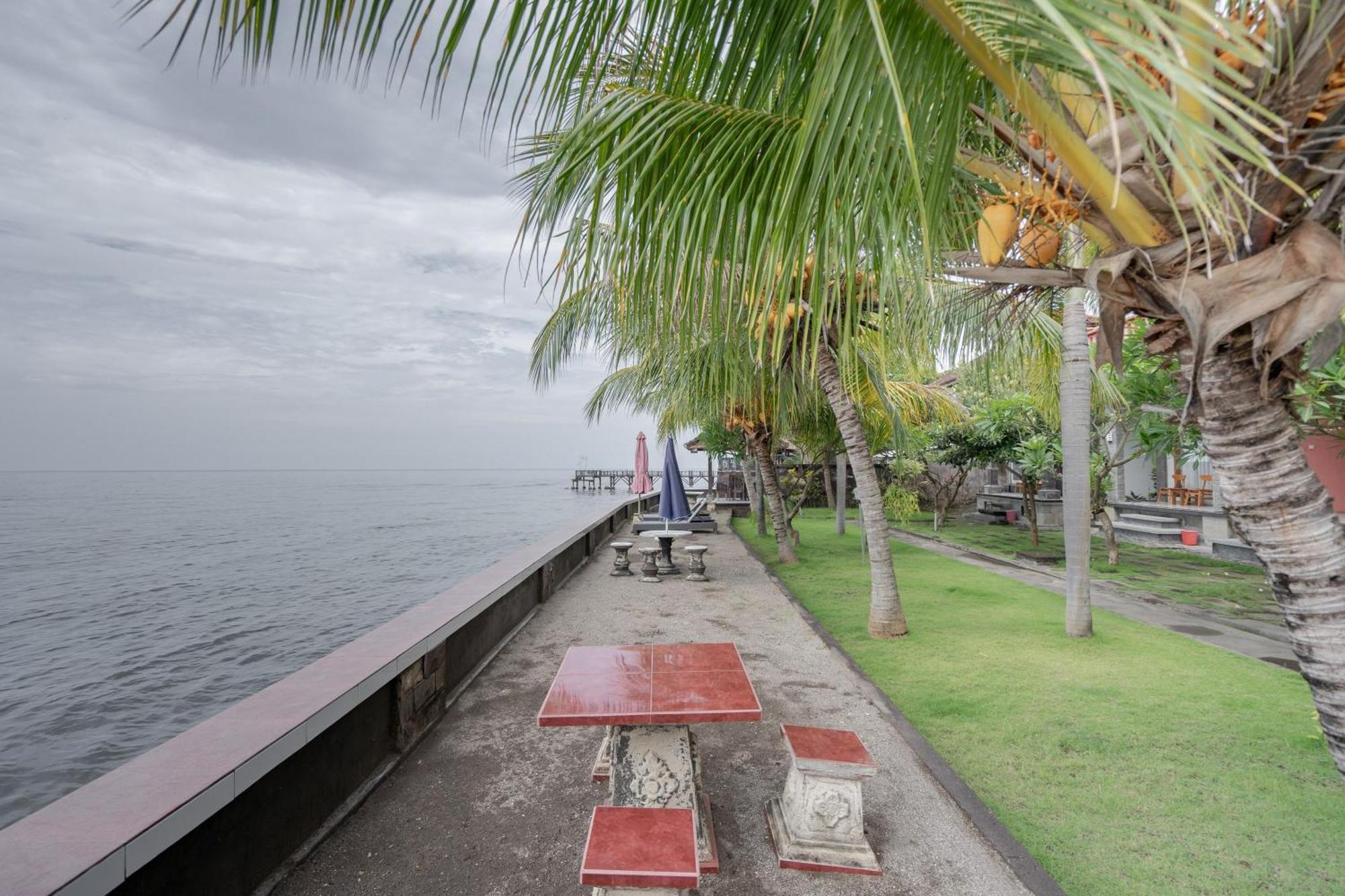Rommeo Inn Lovina Mitra Reddoorz Temukus Exterior photo