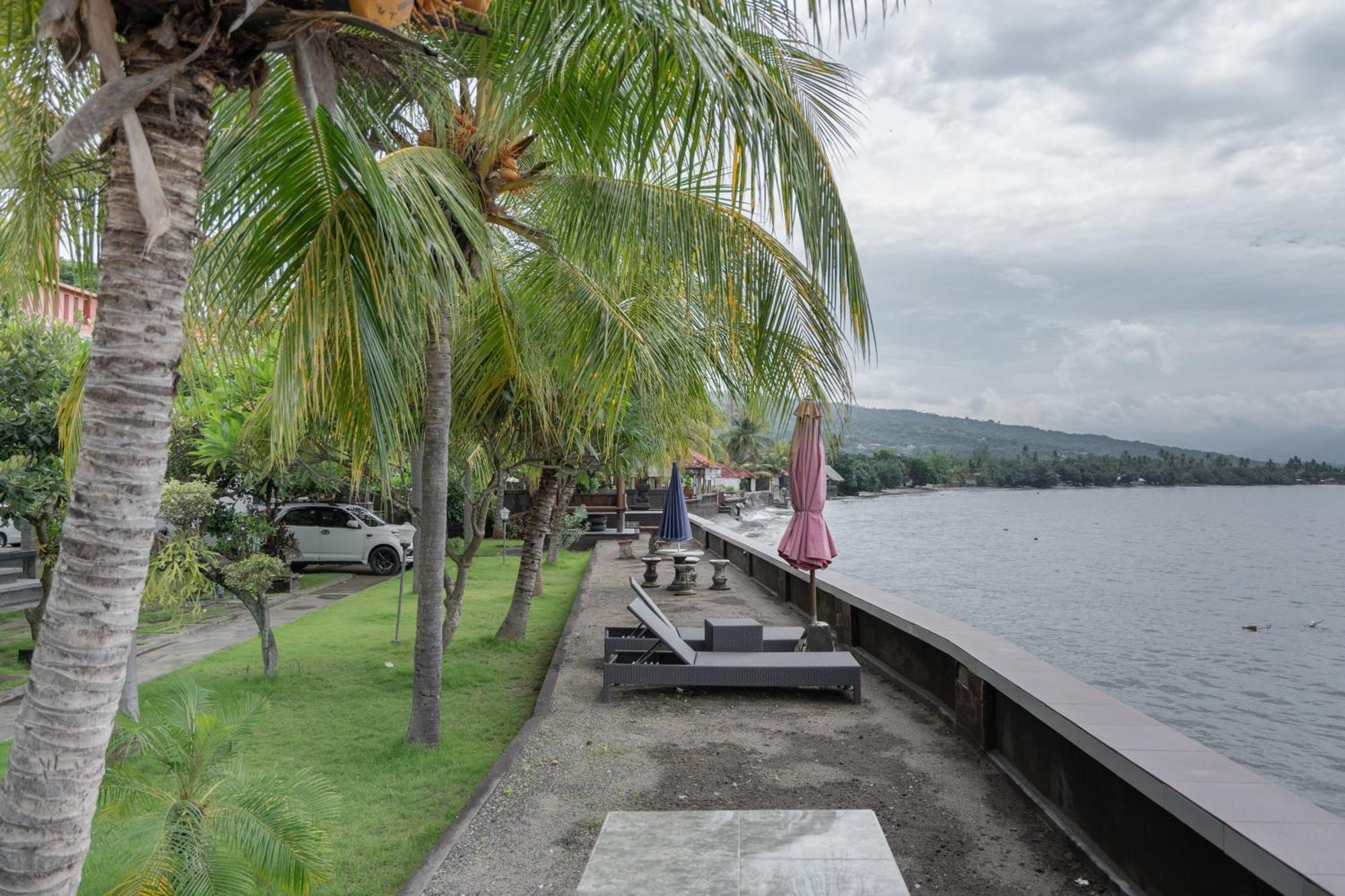 Rommeo Inn Lovina Mitra Reddoorz Temukus Exterior photo