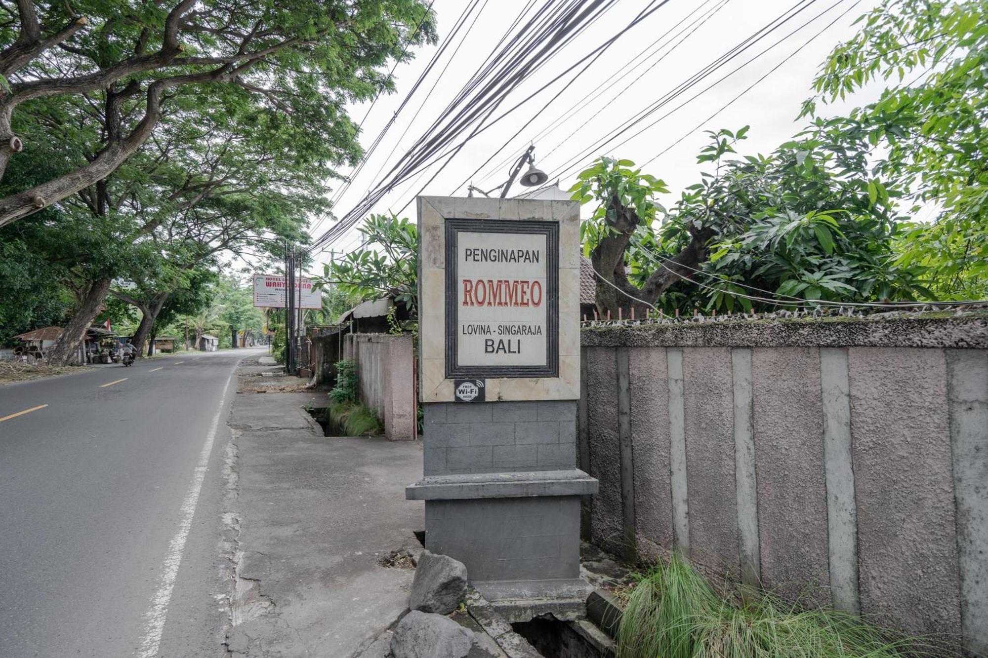 Rommeo Inn Lovina Mitra Reddoorz Temukus Exterior photo